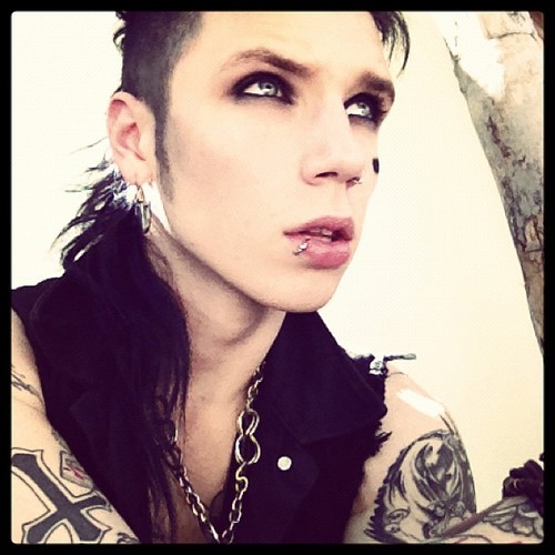 Lead singer/screamer for black veil brides RP