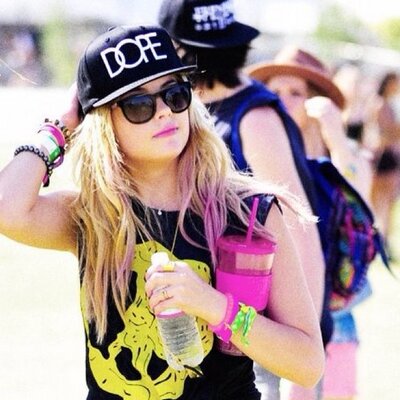 Profile Picture of Gwen Gosling  ❤ (@PrettyLiarsVamp) on Twitter
