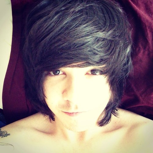 Hey my name is Chris ^^ im obsessed  with scremo, heavy metal and dubstep ^^ im 20  FOLLOWED BY @BenAfuckingA 27/10/12 21:36 DM me for a wee chat :)