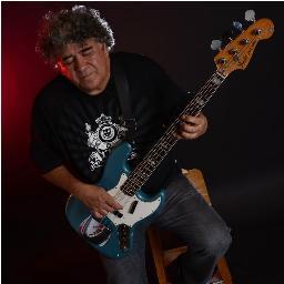 Rino Rafanelli bajista argentino integró Color Humano Sui Generis Polifemo  Demo Alphonso S´entrega Hoy  integra RimanBloom!: Contactos Prensa   011 1535773930