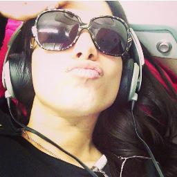 Cantora *-* : -Anitta-VEVO-    In Habblet  Facebook;https://t.co/mVHb2gvqkS  Twitter OFC : @Anitta_OFICIAL        Site : http://t.co/6FUeXZUnsm