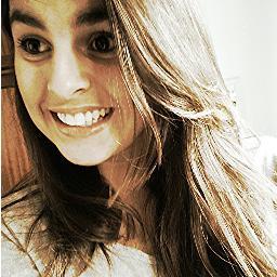 amooo cantar. Se quiser formar uma banda, só falar comigo. bjoo