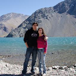 Ingeniero en Informática, perseverante, amante del relajo de mi hogar y disfruto cada momento con Cynthia y María Jesús - Maite..mi esposa y mis hijas