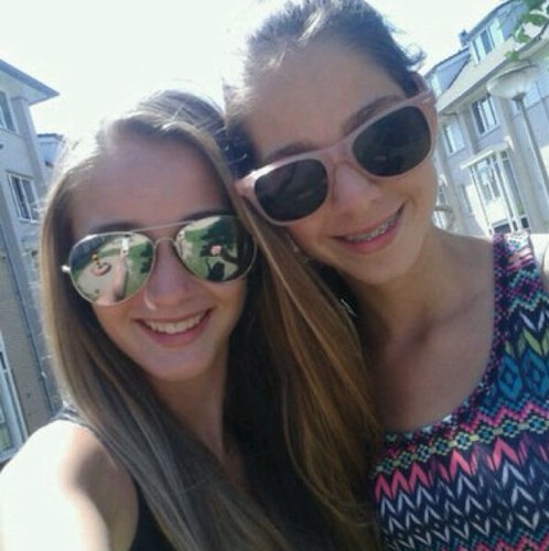 Girl 13♥/ SCR♥/ Honey x ik ken je nu al een aantal jaartjes, altijd lol Wij 4ever! Love you so much x Harry's gf , kiki , sustaah 4ever ♥