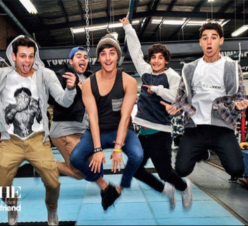 Janoskian fan account! Saw the boys in concert once on their #notaboybandtour in LA! Met Ariana Grande as well! CJ Tate follows!! I follow back!