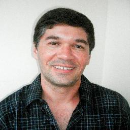 Sou um cara legal, maneiro e que n tem medo de curtir a vida!
Eh... sou desses hehe