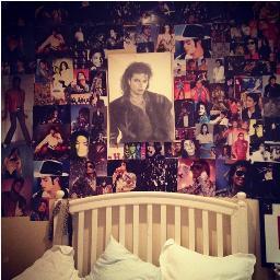 A 19 years old girl madly in love with MJ