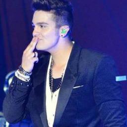Criado dia 24/03/2012 Oficializado 04.07.13 Parceria:@Galera_LS ♪♫A música embala
Um doce beijo em luzes de neon...♪♫@luansantana 3 Te Vivo !