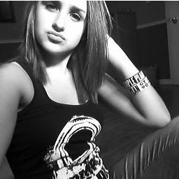 I love to be alone! people are idiots. Exept my boyfriend. I love him. ♥ ♥ ♥ Follow me, i'll follow back :) xo.