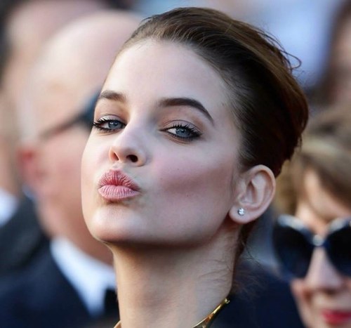 Barbarukenbitch's profile picture. 