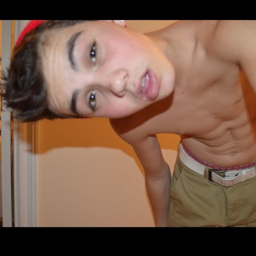 SamLovesYouToo's profile picture. 