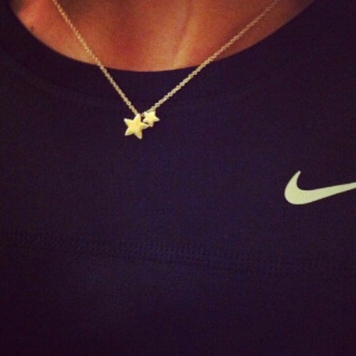 آنآ ثم ڌآتيَ ثم نفَسيَ ثم ﻻ آحٍدِ ♥ ‏