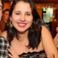SOU AQUELA PESSOA NA QUAL TE CONFUNDE..PARECE SER ALGUÉM AS VEZES MEIO FORA DO NORMAL MAS BASTA CERTOS MOMENTOS PARA VC CONHECER REALMENTE O MEU EU !!!!