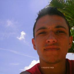 Atleticano,extrovertido/extravagante, inteligente/sagaz, simpático, misterioso e solteiro