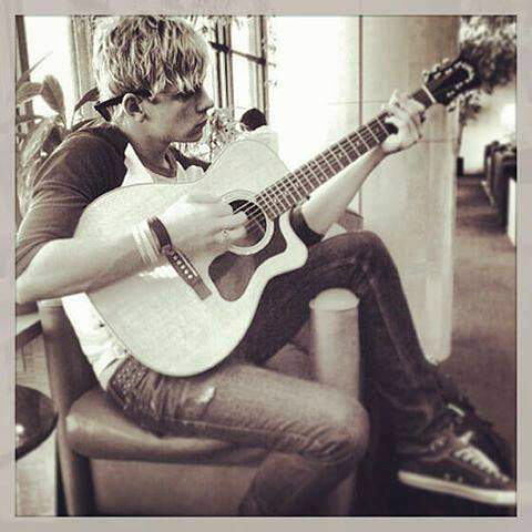 BU for @Ross_R5addicted