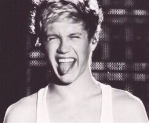 Free follow babes xx follow my account @0bviniall and ily forever