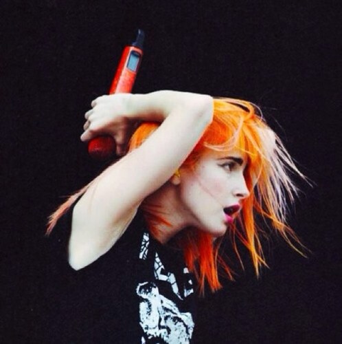 Official fanbase Hayley Williams from Spain. Paramore updates here. @paramore + @yelyahwilliams. #ParaFamily the best. #HayleyWSpain.