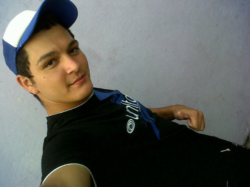 Soy buena onda me gustar tener amistades. Y joder con mis amigo y ke  y me gusta conocer nuevos amig@