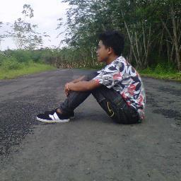 (*) Anggota di Devotion step squad (*) Pecinta warnet Comuniti (*)