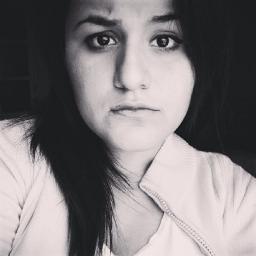 Blanca,Chaparrita,Castaña,Chapiada,Labios,Rosas,Ojos Café. Doy Follow Back.