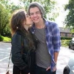 Novia de 1, mejor amiga de 4, tu vida con 1D , entrevistas, facts, y demás   owner: @MarzeeC cualquier duda :D http://t.co/ielGP8ED8V
