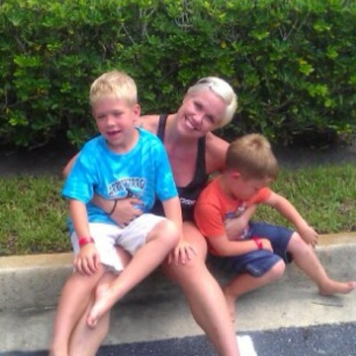 figure competitor & personal trainer, supermom of 2 boys