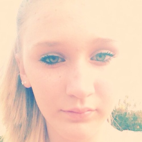 meisje ~ limburg ~ venlo ~ 13 ~valuascollege ~ 2th2 ~ single~ schatjes ; hiba , femke , sam , emma , noella , lexi , julie , eva , soukaina & derest xx