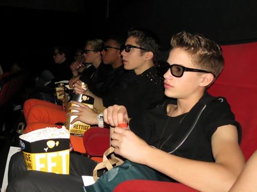 I BELIEVE IN MAINSTREET ♡ Rein, Daan, Nils, Owen ♡ Once a Mainiac, Always a Mainiac ♡ 0/5 ♡ Just follow me mainiacs!! ♡♡♡♡