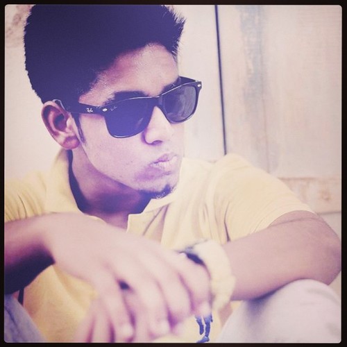16 years old | Whatsapp - 77991064 Indian Loves to hangout with friends basketball player 11th grade-Commerce.. GENTLEMAN FREAK single :'(