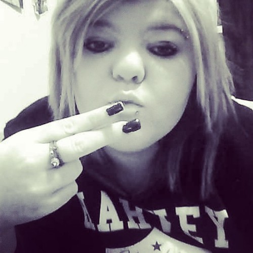 tarajane x
 18babby ,, instagram-TARRAABABBY ; facebook- taraa janee