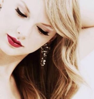 Dedicated Swiftie. Forever and Always a Swift Fan, No matter what! :) 100% Swiftie + 50% Enchancer + 50% Directioner = 200% SwiftChanceTioner ♥