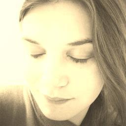Student | Mother | Blogger | Dermatillomania Awareness Advocate