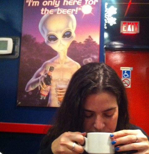 gimmiflaneuse's profile picture. What are we going to do today? The same thing we do every day: galleries, cinemas, festivals, spectacles, cafes, patios...