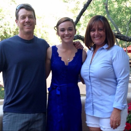 Mom, wife, runner, sometimes triathlete, Biology/AP Biology/MYP Biology teacher, and my newest passion crossfitter!