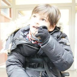 Soutenez un jeune Nîmois - #Sacha - atteint du Syndrome d'#Angelman | Car il faut que #SachAnge | contact@sachange.com