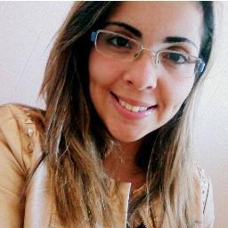 17 anos, sagitariana, estressada, timida, chata, boba, sincera, humilde ♥ 
prazer, essa sou eu (: