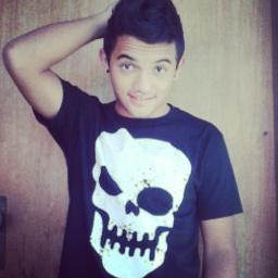 Vinicius Costa - 16 Anos - parça da  @porratati_ aquariano , feliz , chato , ignorante , palmeirense, orgulhoso , besta , etc KK