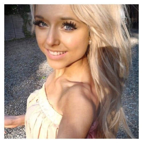 perff_couple's profile picture. Just a girl who happens to be in love with her best friend. ❤