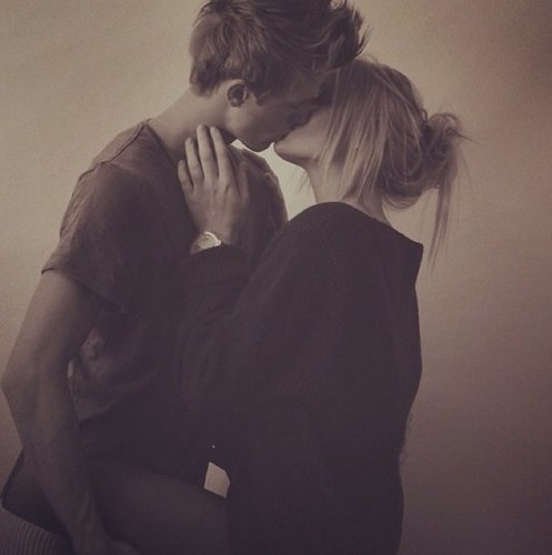 Tweet me your #datingprobs