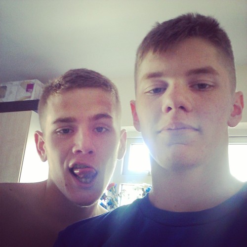 BBM- 29C03828          Facebook-lewis smither