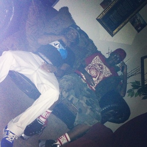 You Cant Hold A Real Nigga Down Forever So Free My Niggas Tt & Dq RocBoyz 525 Til I Die Follow My Baby @_PrettyDaee Mr.ThousandsEightGramz$