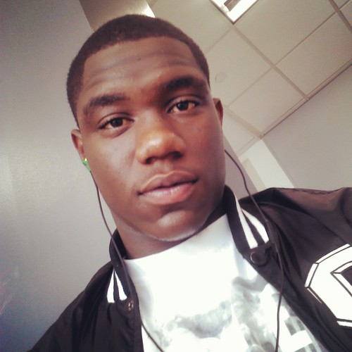 All about my riches$$#IPlayCollegeBall#IRap:hopefully my tweets Motivate you..