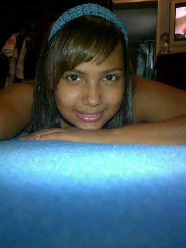 Holaaaa soy de carabobo Me gusta el pop rock rap Y otras cosas
 Soy amigable soy buena persona
 En fin 
 Sigueme Y te sigo ;) ♥