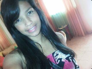 Venezolana. Amante del fútbol desde que tengo uso de pasión. Vinotinto&RealMadrid♥ #CuentaOficial: @GabaRiacci