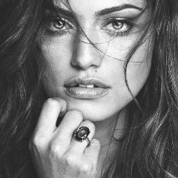 lostsilhouettes's profile picture. lost between lines, drafts and meaningless words.