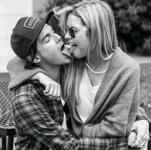 In LOVE with the PLL | | Team Spoby, Ezria, Paily, and Haleb♡ | | Lucy, Ash, Shay, and Troian are beautiful♥ | | Sophomore | | Canadian☆