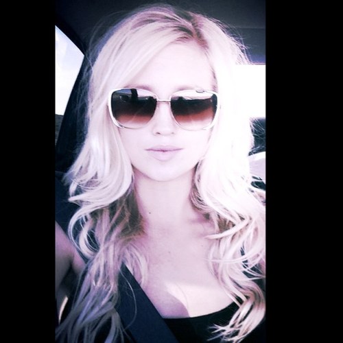 Follow me and let's tweet together! #Dog lover, #Sports enthusiast, #Health & #Fitness fanatic, #Coding #Tech #Fashion
