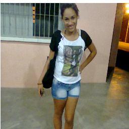 Chata,Baguncera,Bipolar,ciumenta,preguiçosa,louka e alem de tudo torcedora do fluminense e apaixonada por JESUS...Se quizer me conhecee mas é so da um folow