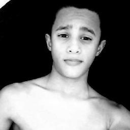 A vida me ensinou a nunca desistir , nem ganhar , nem perder , mais procurar evoluir .. !