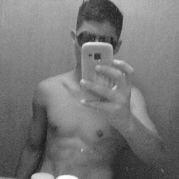 Sou uma pessoa Alegre, Atlético, Sonhador, Criativo, Não desisto fácil e Esforçado.
Amo muito minha Família e sou Corinthiano até Morrer XD...
